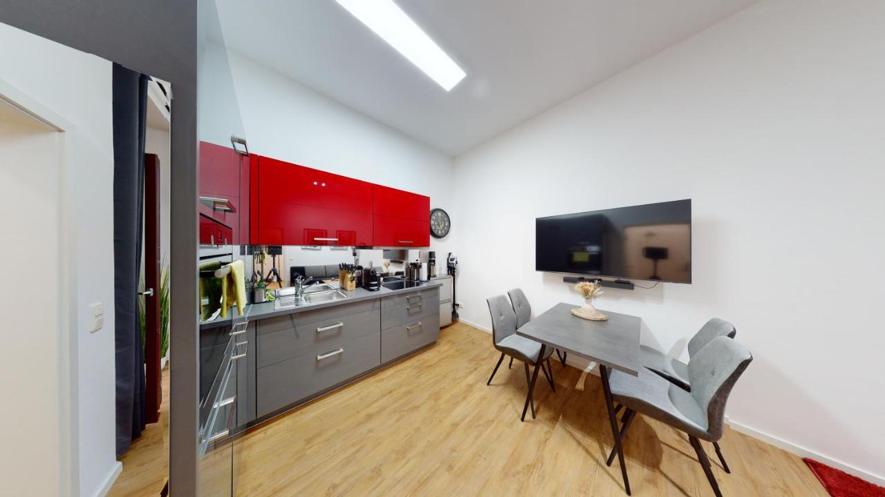 Sweethome - Luxus Pur - Grosse Kueche, Wifi Magdeburg Bagian luar foto